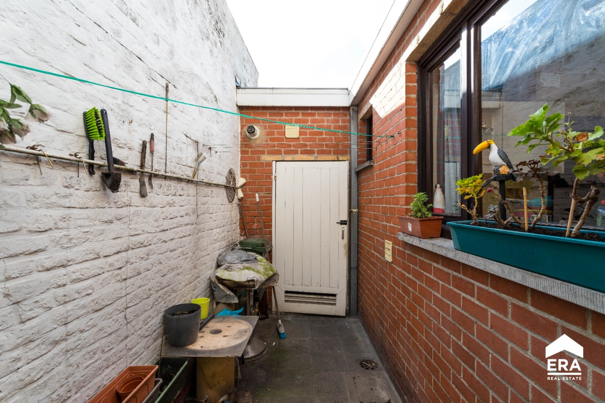 Woning met 2slpk (meerdere mogelijk) en stadskoer in Ieper € 170 000 ERA